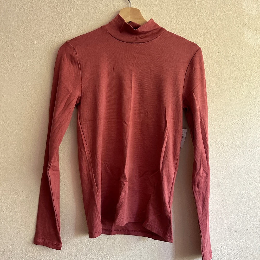 Gap Pink Modern Turtleneck NWT
